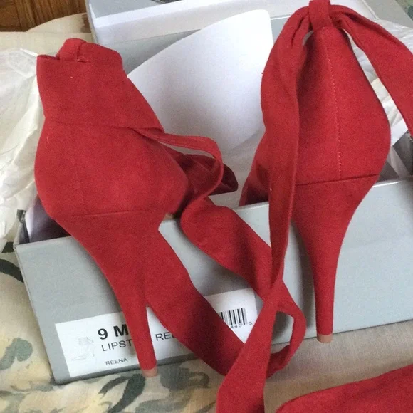 JLO Lipstick Red Rena Pump - Picture 5 of 9